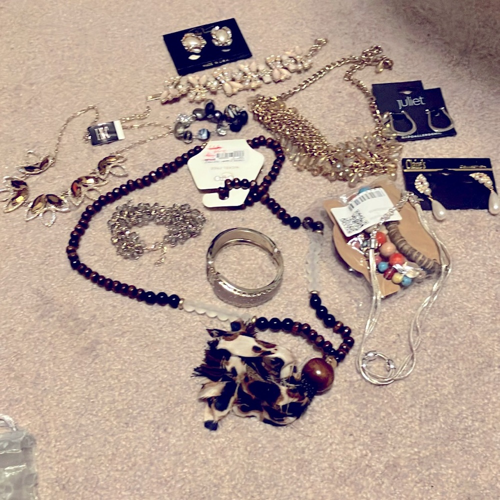 Jewelry. INC Silver/gold necklace.Two beaded necklaces,five bracelets,3 earrings